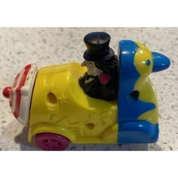McDonald's Vintage 1991 Batman Returns Penguin Vehicle - Picture 1 of 6